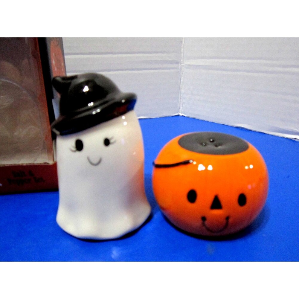 NEW Halloween Ghost Pumpkin Salt & Pepper Shaker Fall Decor Ceramic